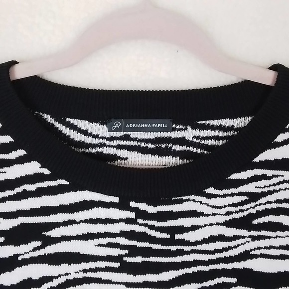 Adrianna Papell Knit Sweater Size Medium‎ In Black White Zebra Print - Picture 8 of 10